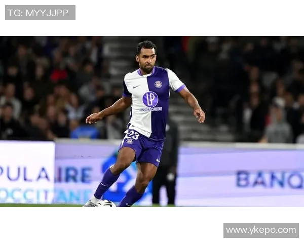 塞维利亚官方宣布中场重磅签约意甲双子星将加盟球队